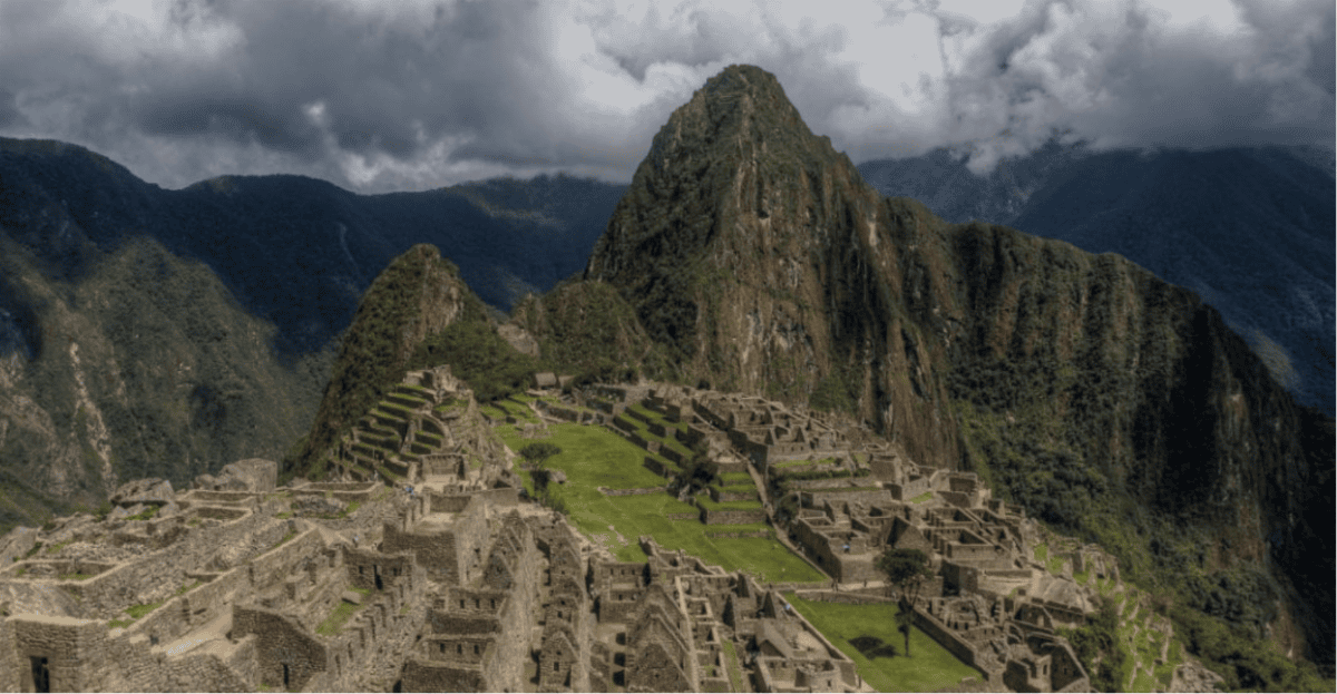 Virtual tour destination featuring Machu Picchu in Peru, showcasing iconic Incan ruins and Hispanic cultural heritage.